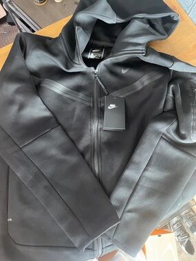 Nike Men's Black Nike tech Jacket